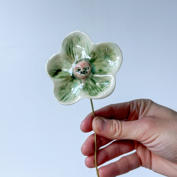 Stemmed Face Flower For Discount